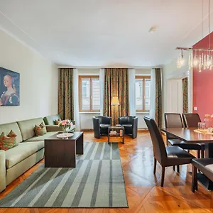 Serviced Josefstadt Apartament