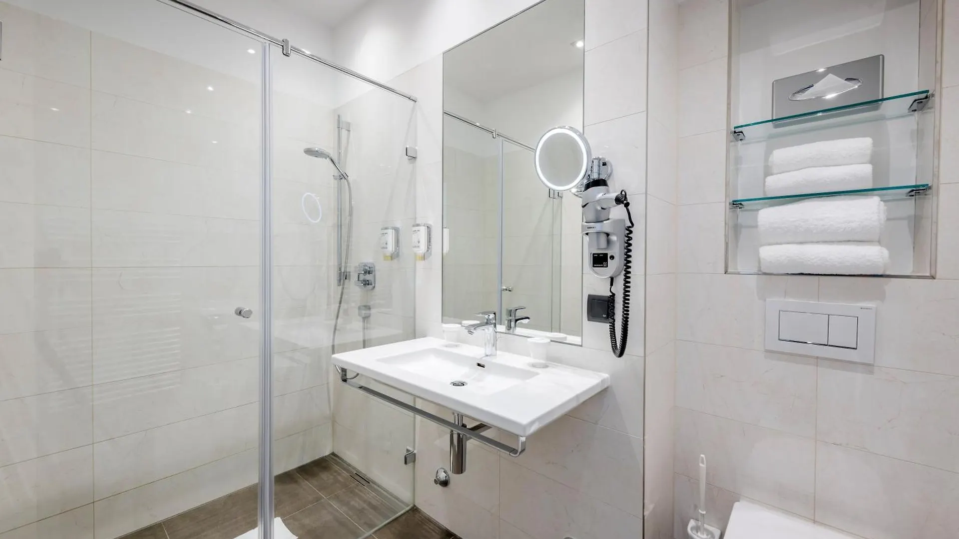 Hotel Nestroy Wien  Viena