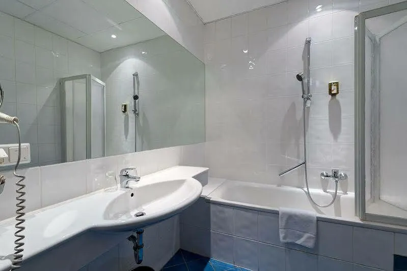 Hotel Nestroy Wien 4*, Viena